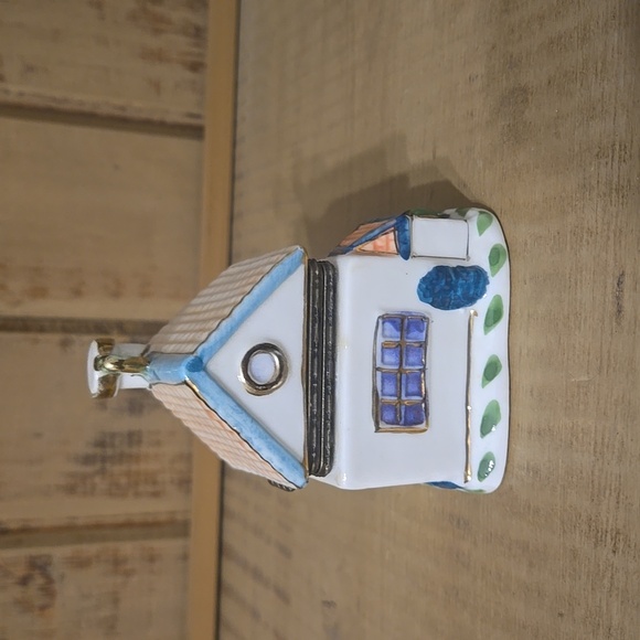 Cottage House Hinged Trinket Box - Picture 8 of 12